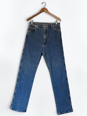 Wrangler High Waisted 2000’s Vintage  Straight Leg Jeans